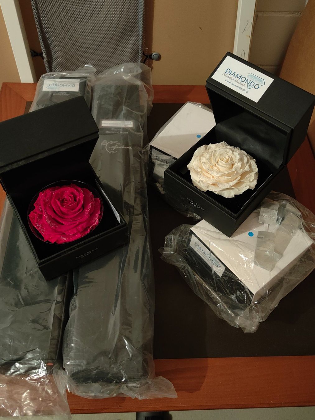 Tutte le decorazioni: Restposten Premium Deko-Rosen 6 Stk – Nuovo e nell'imballaggio originale da Seewen SZ venduto da pakosshop 1
