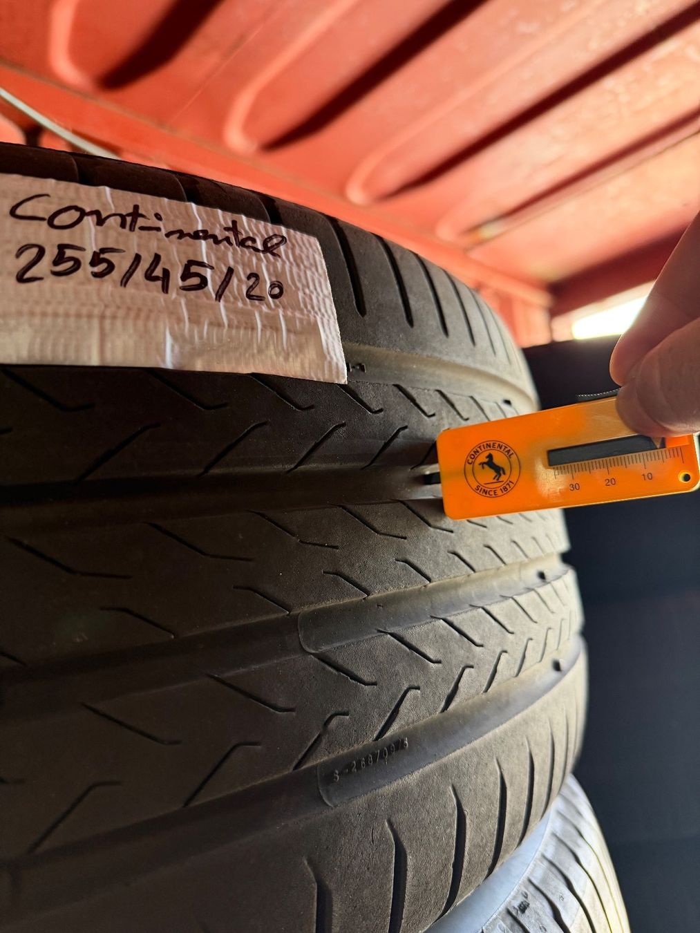 Altro in Scrittura & Disegno: Pneus Continental 255 / 285 r20 – Usato da Courrendlin venduto da shopwheels 8