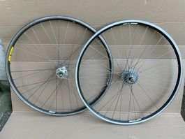 1 paire de roues vélo  course  28'