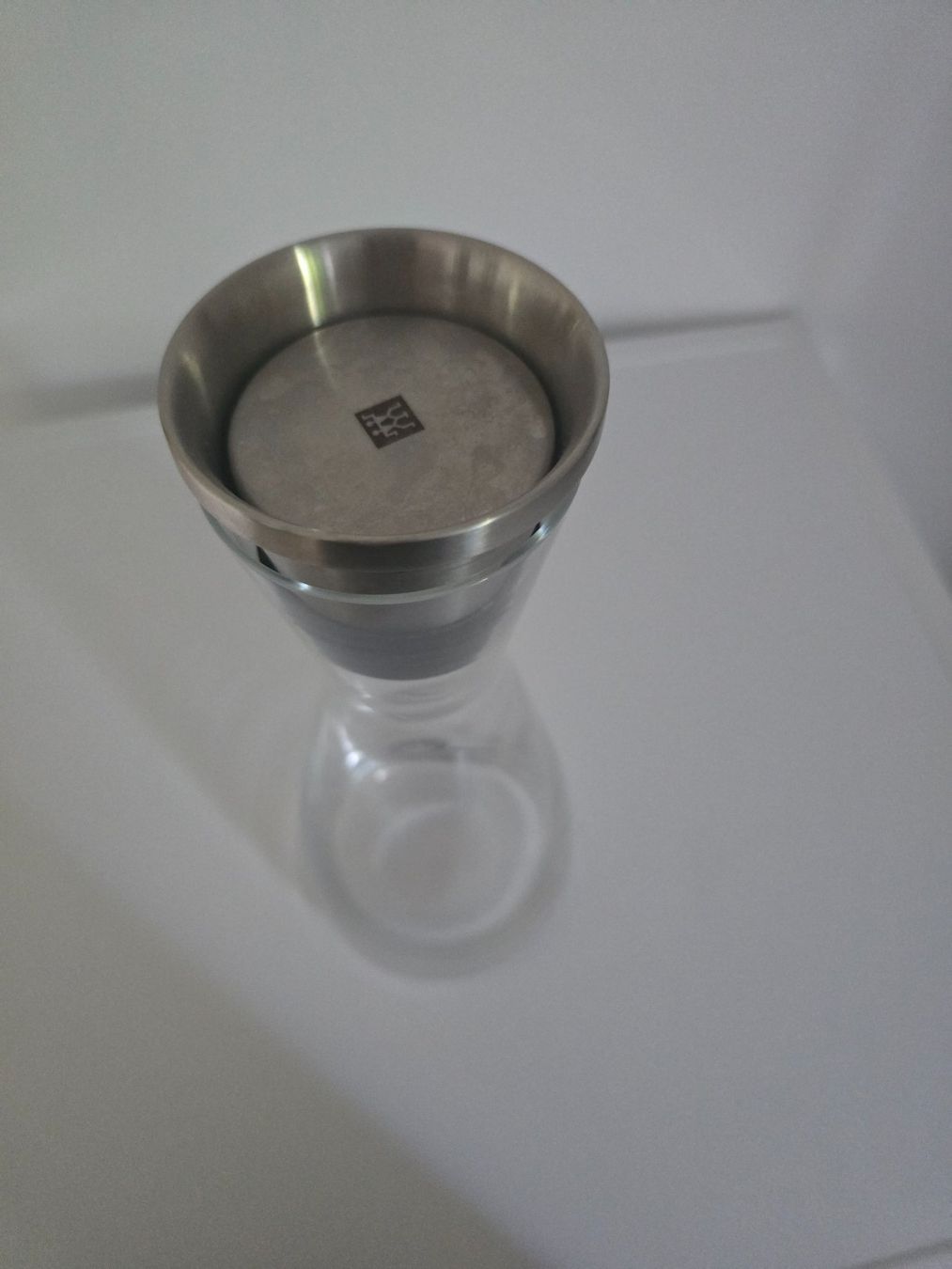 Carafes: Zwilling Prédicat Glaskaraffe mit Ausgiessdeckel – D'occasion à Bergdietikon par ewa1005 1