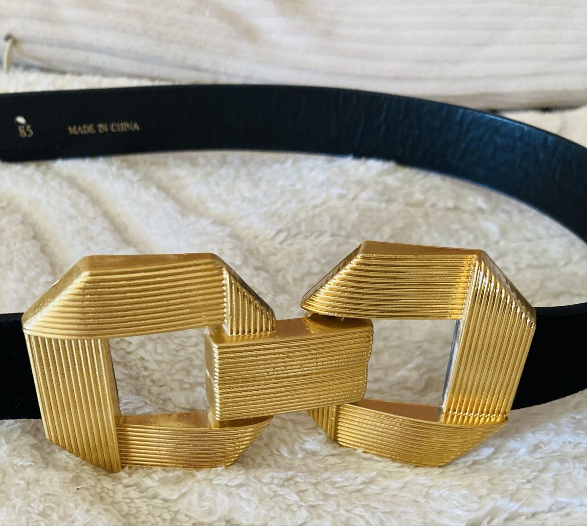 Zara Cinture: Ceinture noire à boucle dorée  – Nuovo e nell'imballaggio originale da Ardon venduto da hel_2sxp