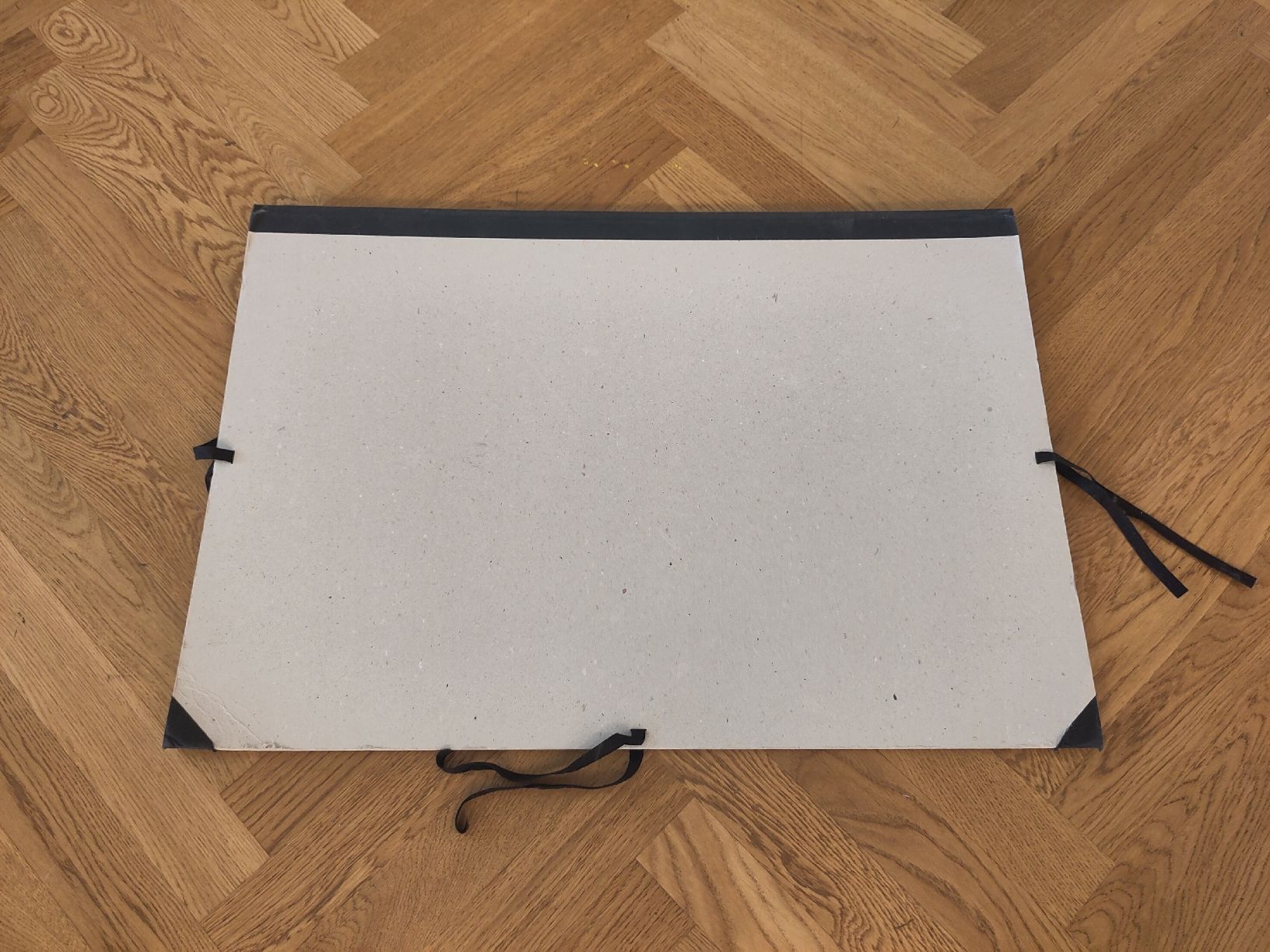 Valises & Sacs: 27x Zeichenmappe aus Karton mit Bandbindung – D'occasion à Freienwil par CharlieFirpo