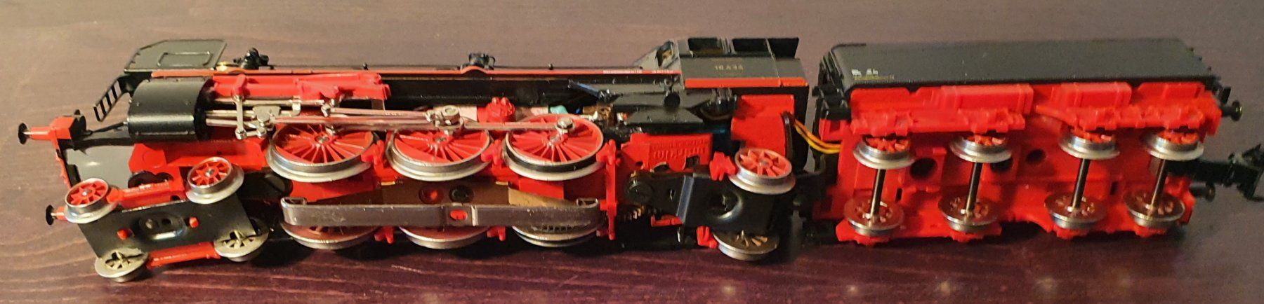 Märklin Modelleisenbahnen: MÄRKLIN:DB DAMPFLOK BR 18 MFX DIGITAL MIT RAUCHSATZ – Gebraucht aus Biglen von taunus82 6