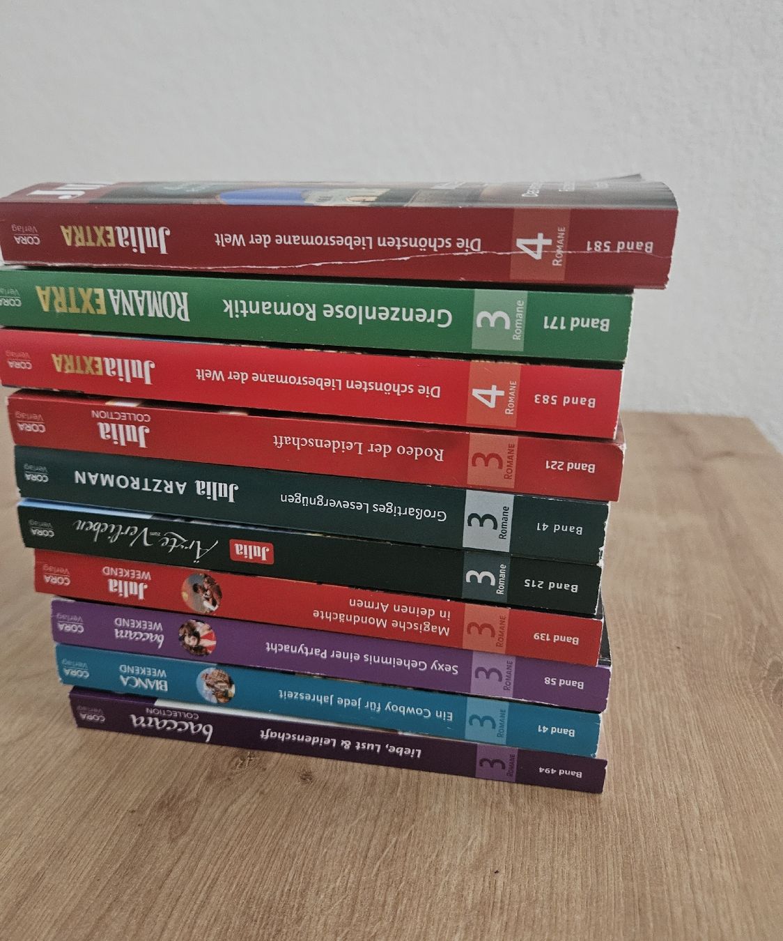 Bücher: 18 Romantikromane Julia und Bianca – Gebraucht aus Diepoldsau von Holzjrg 1