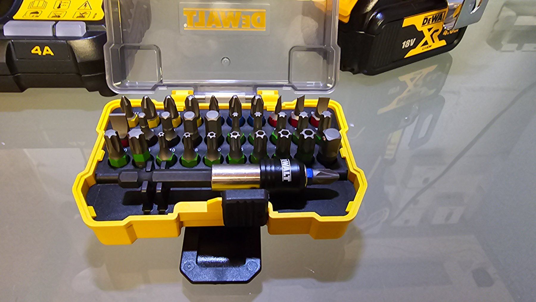 Dewalt Trapani: Dewalt 18V Akkurschrauber Set DCD791 – Nuovo e nell'imballaggio originale da Koppigen venduto da Bracher_Mail-House 3