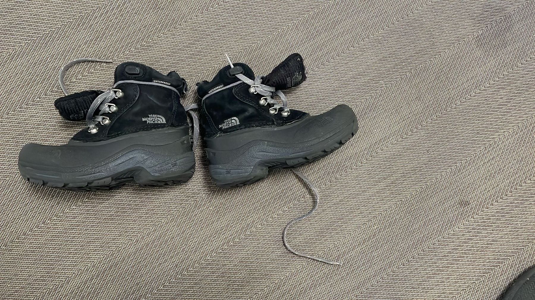 North Face Scarpe per ragazzi: Kind Schneeschuhe North Face – Usato da Ennetbaden venduto da rossy2312 1