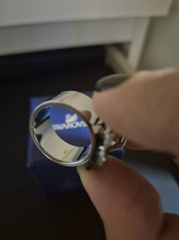 Bagues: Swarovski Ring Grösse 60 – D'occasion à Buchs AG par adr_qj8v 2