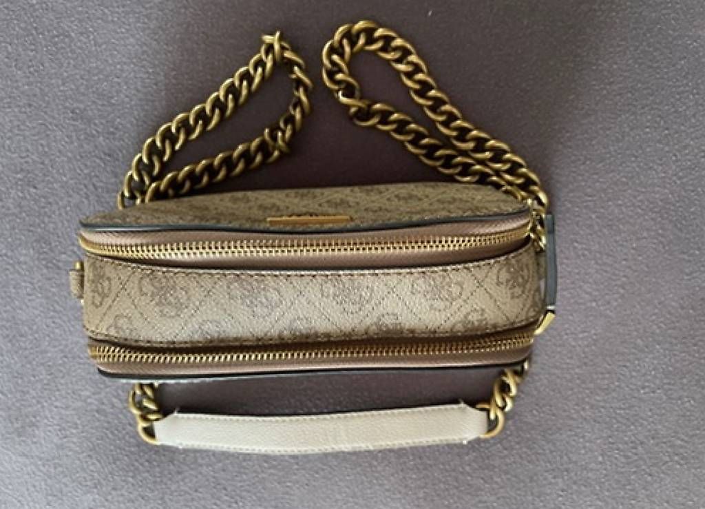 Taschen für Damen: Guess Handtasche – Gebraucht aus Hitzkirch von ele_fj6v 1
