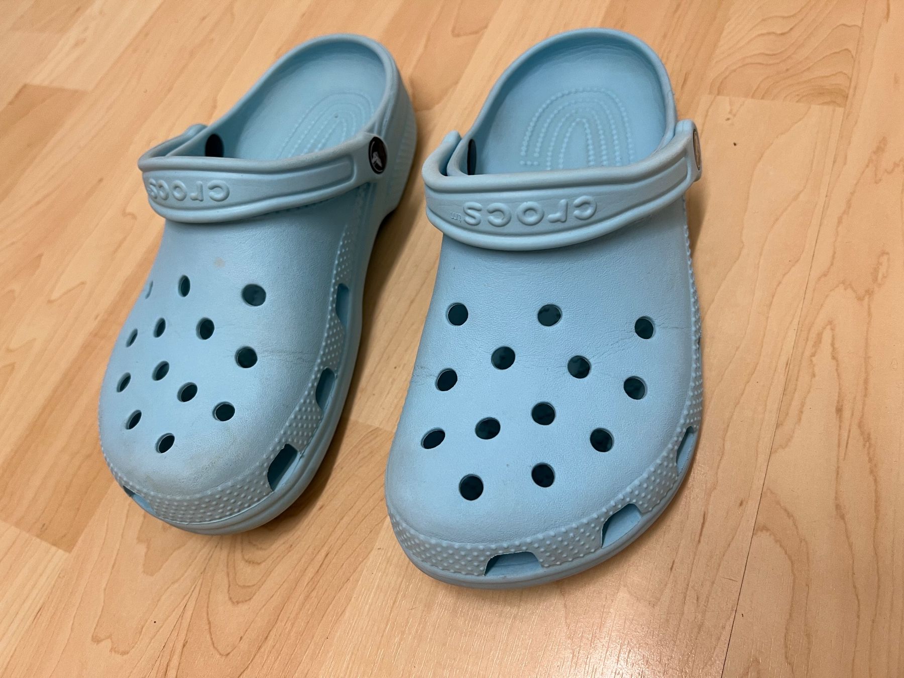 Crocs Herrenschuhe: Crocs Classic Clog M5 W7 Gr.37-38, hellblau – Gebraucht aus Siebnen von dte_9kmw 2