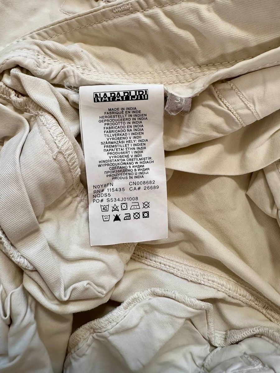 Napapijri Pantalons: Napapijri Kurzehose – D'occasion à Pfäffikon ZH par Nataliia. 2
