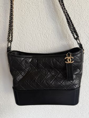 Sac Chanel, en cuir, noir, modèle Gabrielle 