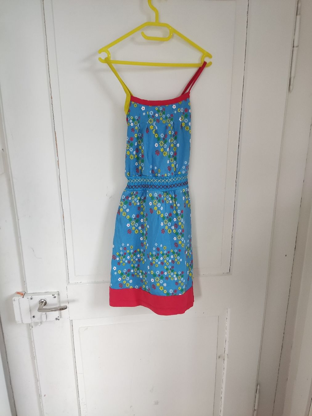 Vestiti & Gonne: Kleid Chaos & Order passt bei 134/140  – Usato da Winterthur venduto da Shorna