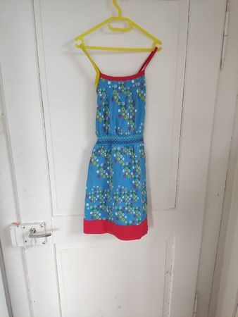 Kleid Chaos & Order passt bei 134/140 