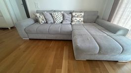 Grand canapé dangle moderne  Excellent état  CHF 600
