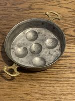 Schneckenpfanne Metall mit 5 Mulden und 2 Henkeln gebraucht