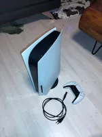Playstation 5 mit Laufwerk inkl. Controller & Standfuss