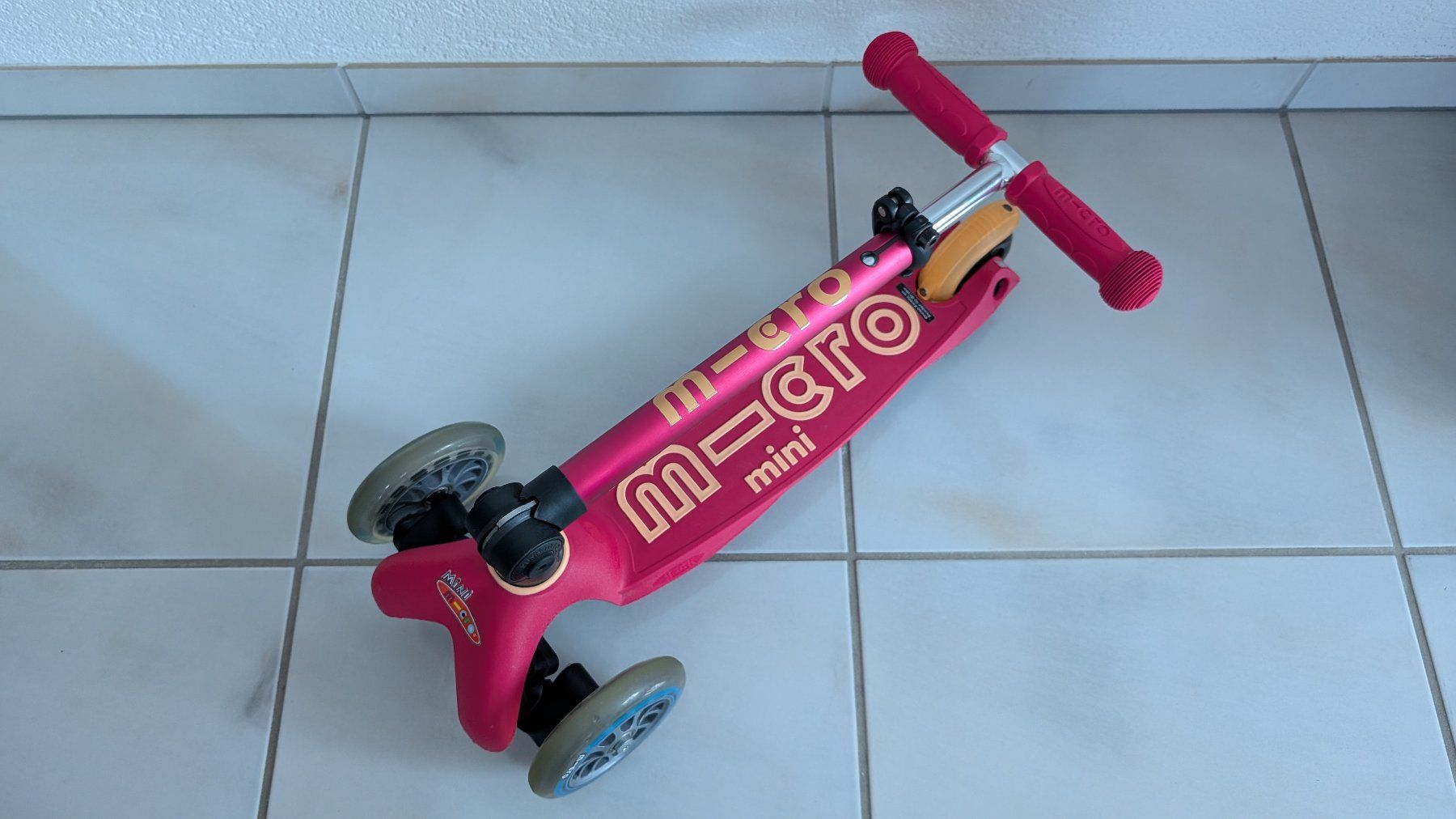 Micro Kickboard: Kickboard Micro Mini Deluxe Foldable Rot – Usato da Oberwil-Lieli venduto da meipa3000 7