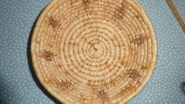 Schöner Brot ect Korb geflochden Schale