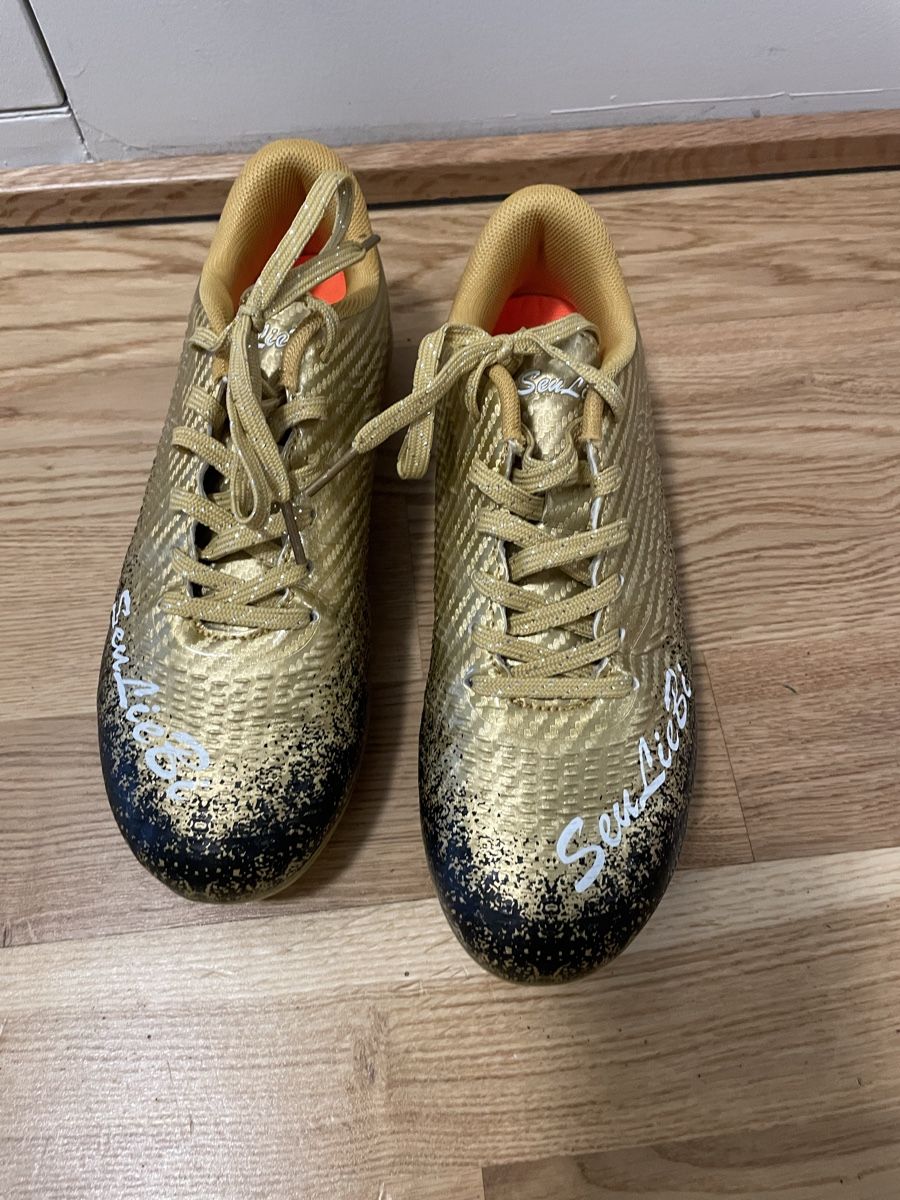Chaussures garçon: Fussball Schuhe Grösse 35 – Neuf (Voir description) à Bern par calana80 1