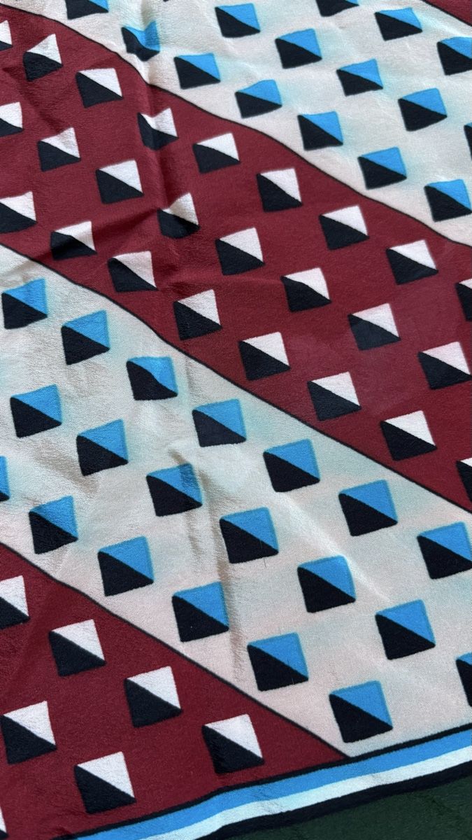 Saint Laurent Foulard & Sciarpe: Seidentuch Yves Saint Laurent – Usato da Boniswil venduto da sa_land 3