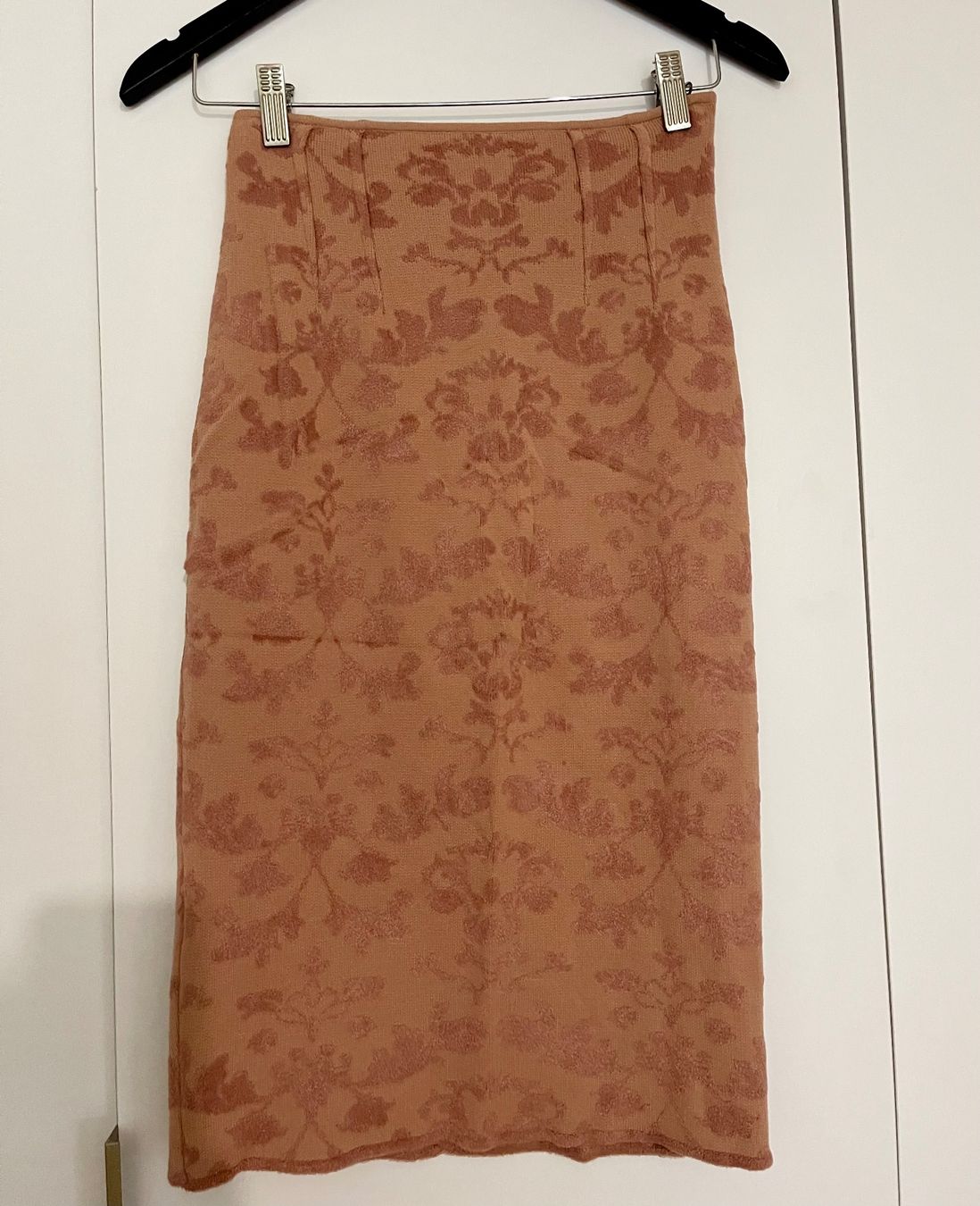 Pinko Lotti di vestiti: Joli Set Pinko: Jupe et Pull – Usato da Genève venduto da Annilu 1