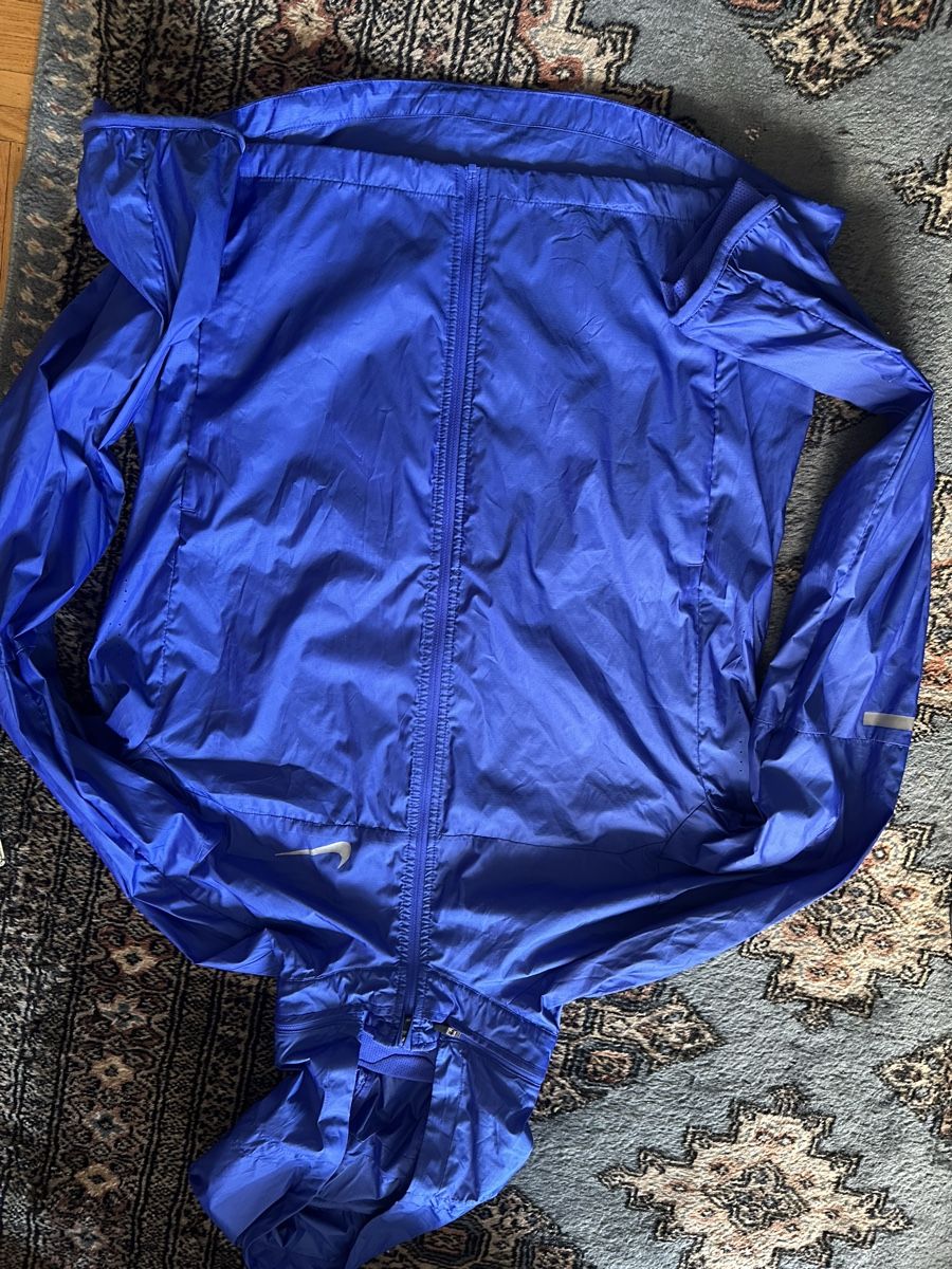 Nike Giacche: NIKE Jacke gr M – Usato da Uster venduto da bek_v2ct 2