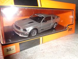 Ixo 1:43 Ford Mustang Saleen S281 2005