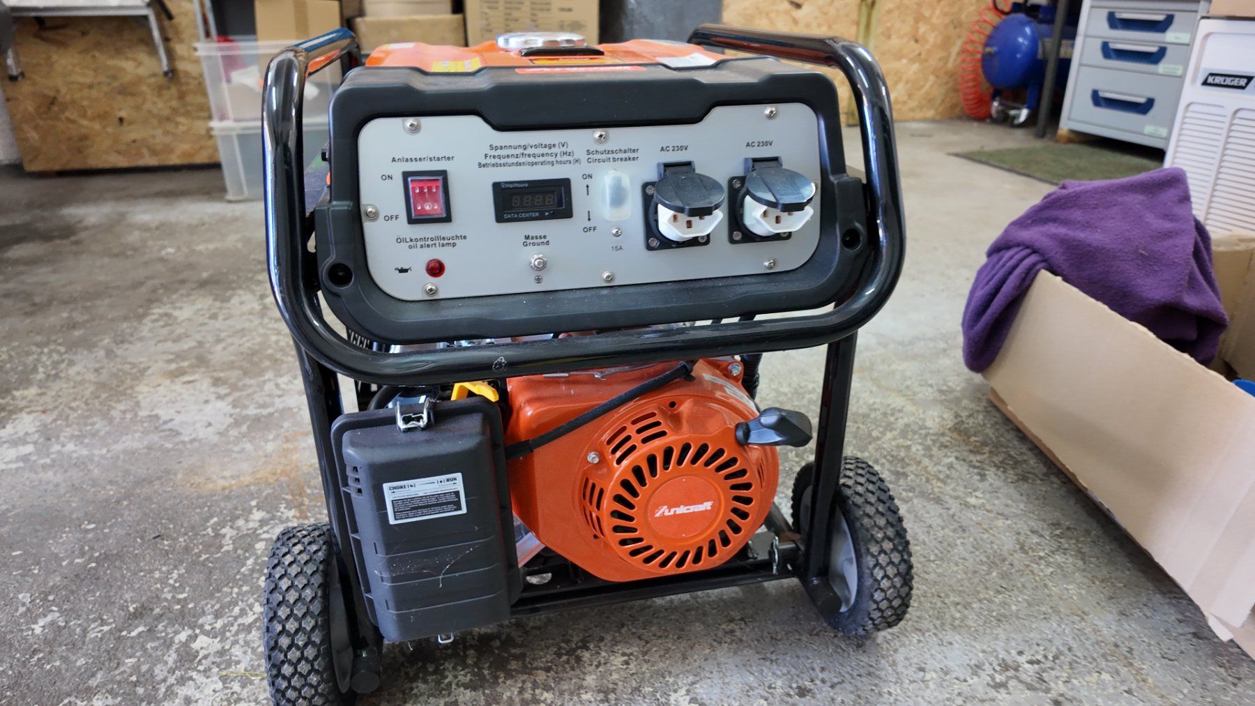 Generatori di corrente: Unicraft Synchron-Stromerzeuger PG-E 40 SRA 3.3 kW – Nuovo (secondo la descrizione) da Filzbach venduto da Rkolb0 2