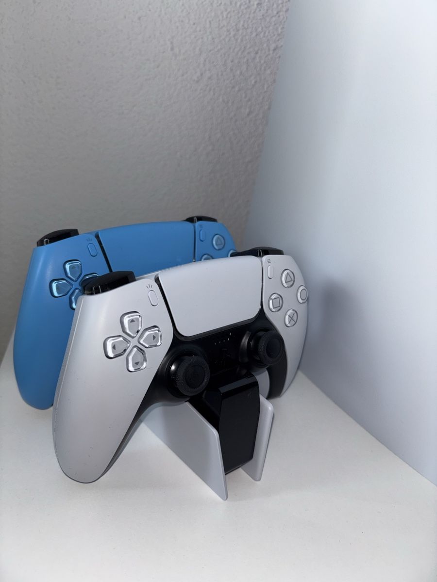 Sony Console: Playstation PS5 inkl. 2 Controller, Ladestation + RainbowSix – Nuovo (secondo la descrizione) da Tuggen venduto da mat_c9gc 3