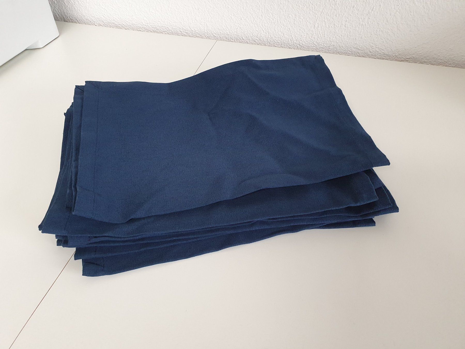 Set di tavolo e panche: *NEU* 12x Stoff- Tischset 33x45 – Nuovo (secondo la descrizione) da Wollerau venduto da chrampfer78 1