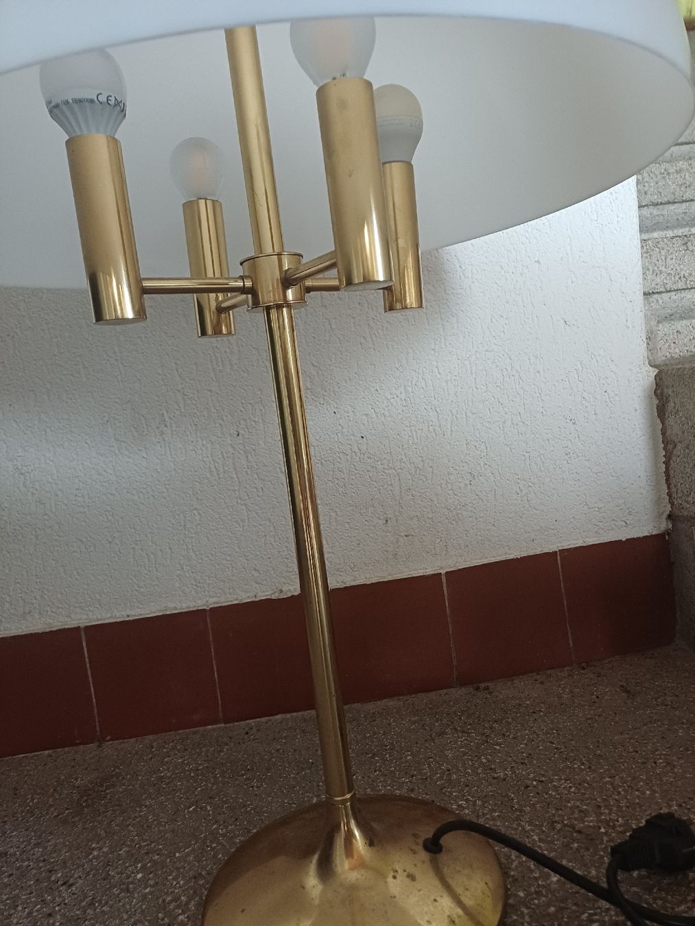 Lampade: Schöne Tischlampe Messing/Weiss, Retro-Design – Usato da Baden venduto da hakais 2