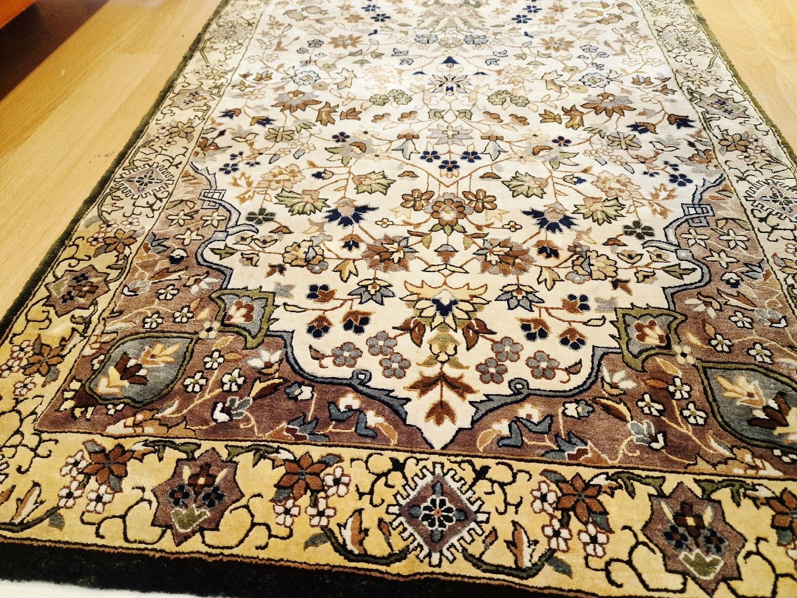 Tappeti: Sehr dekoratives Teppich – Usato da BERN venduto da Intarsia 7