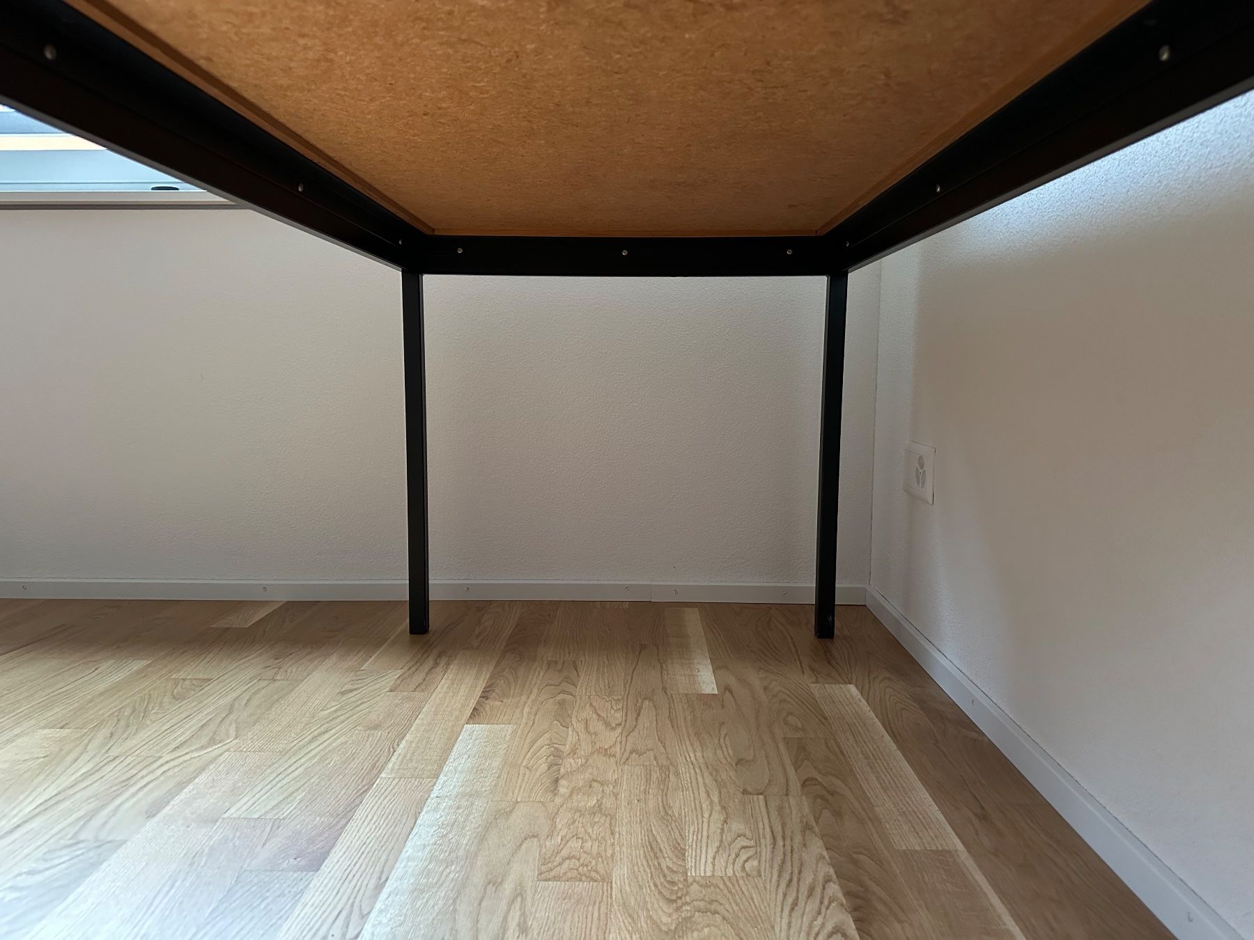 Schreibtische: Tisch 152x74x73cm – Gebraucht aus Bern von Personaje 3
