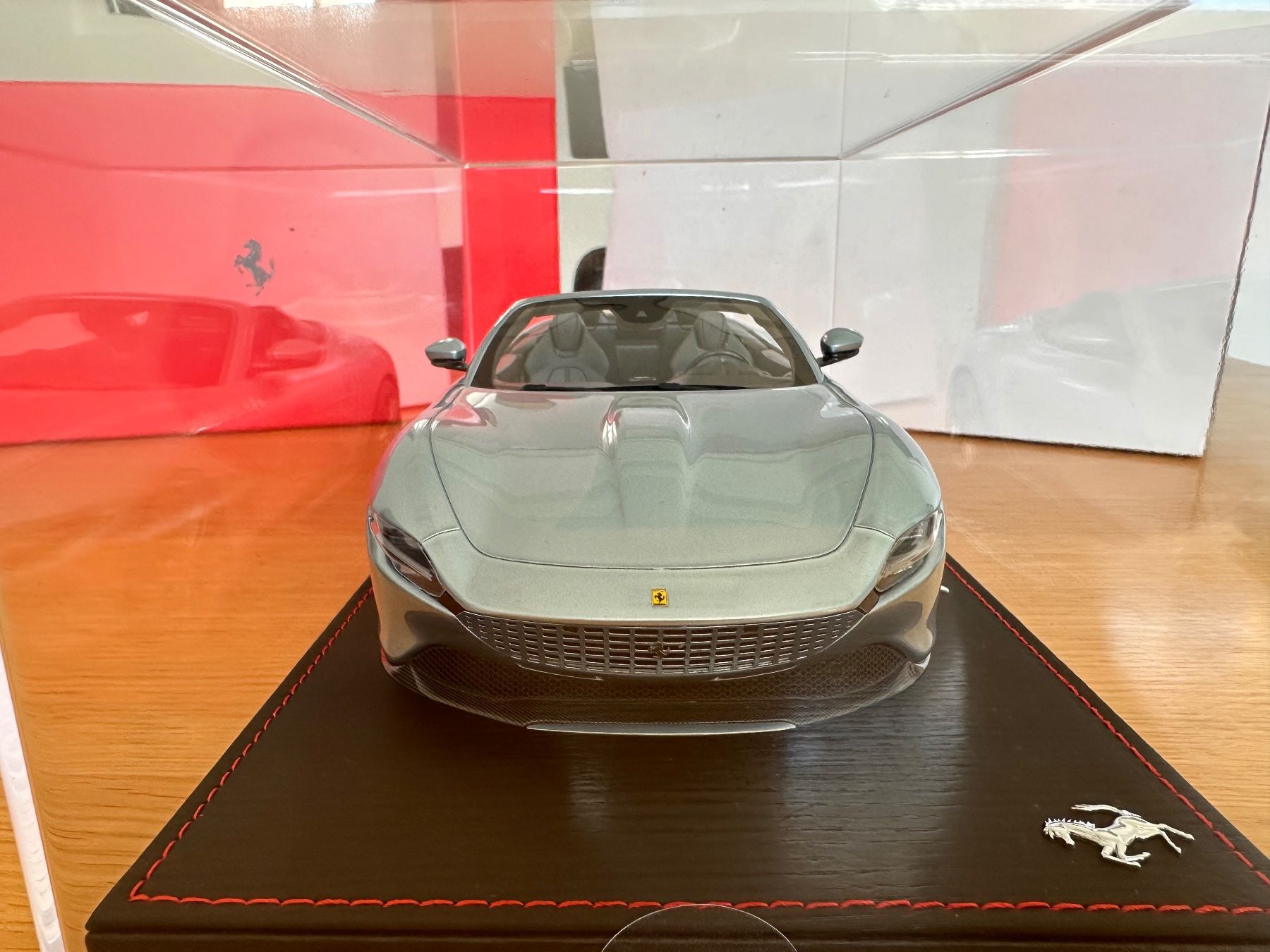 Ferrari Modellautos: Ferrari Roma Spider Grey alloy 1/18 – Neu und originalverpackt aus Stein AR von Krabbe2 6