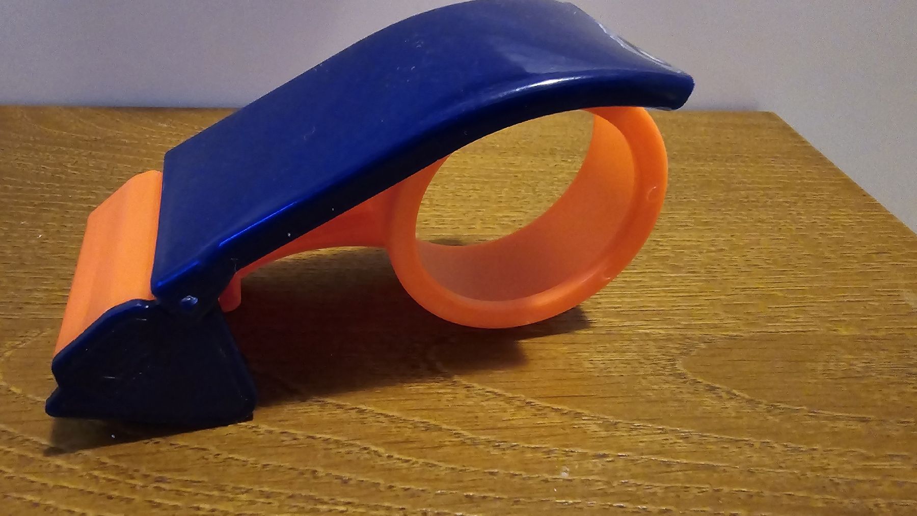 Sticker: Robuster Paketklebebandabroller, orange/blau – Usato da Lengnau BE venduto da Thanu1994