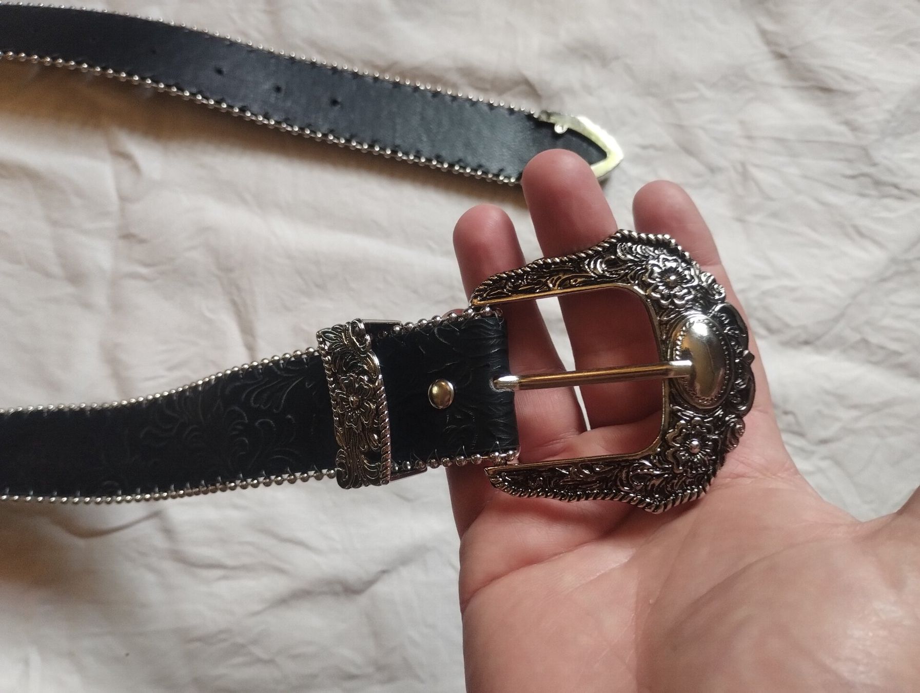 Ceintures: Schwarzer Ledergürtel Nieten Western Style Vintage – Neuf avec emballage d'origine à Lausanne par FASHION-WORLD-SHOP 6