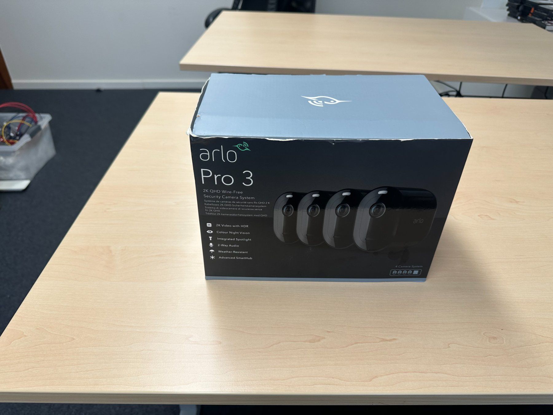 Arlo Videocamere: Arlo Pro 3 Security Camera System , 4 cameras new with box – Usato da Zürich venduto da Secginekmek