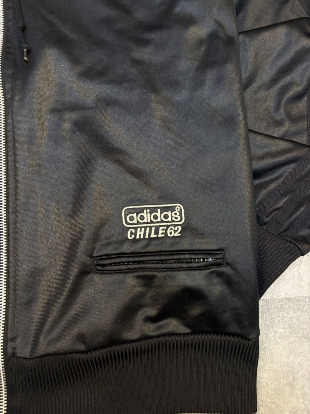 Adidas Giacche: Adidas Retro Chile62 Trainingsjacke - Grösse S – Nuovo (secondo la descrizione) da Werdenberg venduto da hase.vintage 1