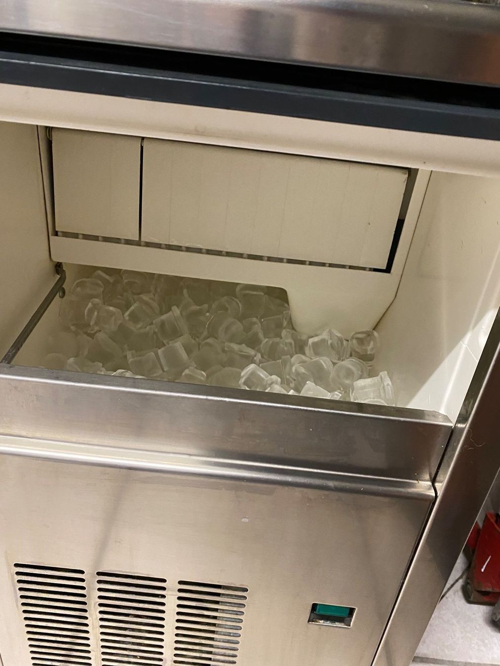 Toutes les machines: Brema Eiswürfelmaschine – D'occasion à Grenchen par Runnerdue 1