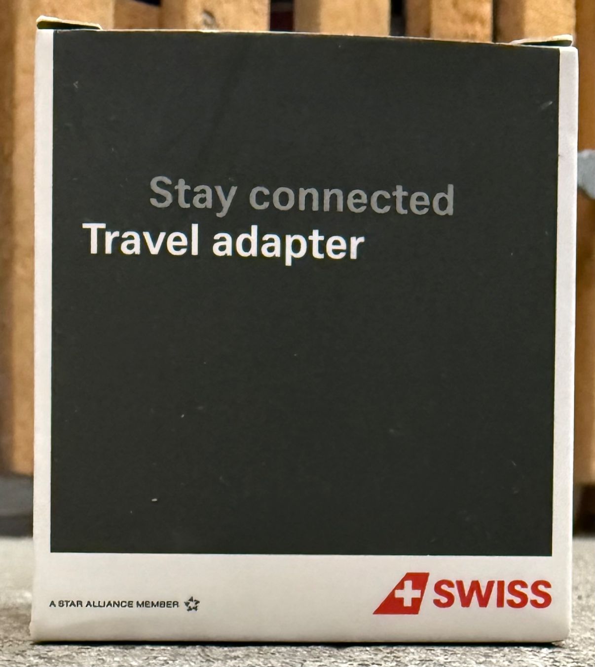 Unità & Adattatore: SWISS Multi-Nation Travel Adapter mit USB – Nuovo (secondo la descrizione) da Ostermundigen venduto da airline-trolley 1