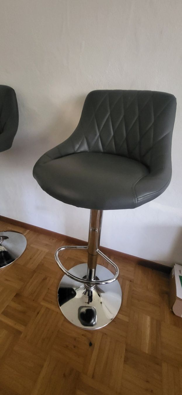 Sgabelli: 2 Barhocker dunkelgrau – Usato da Oberweningen venduto da MADWEX 1
