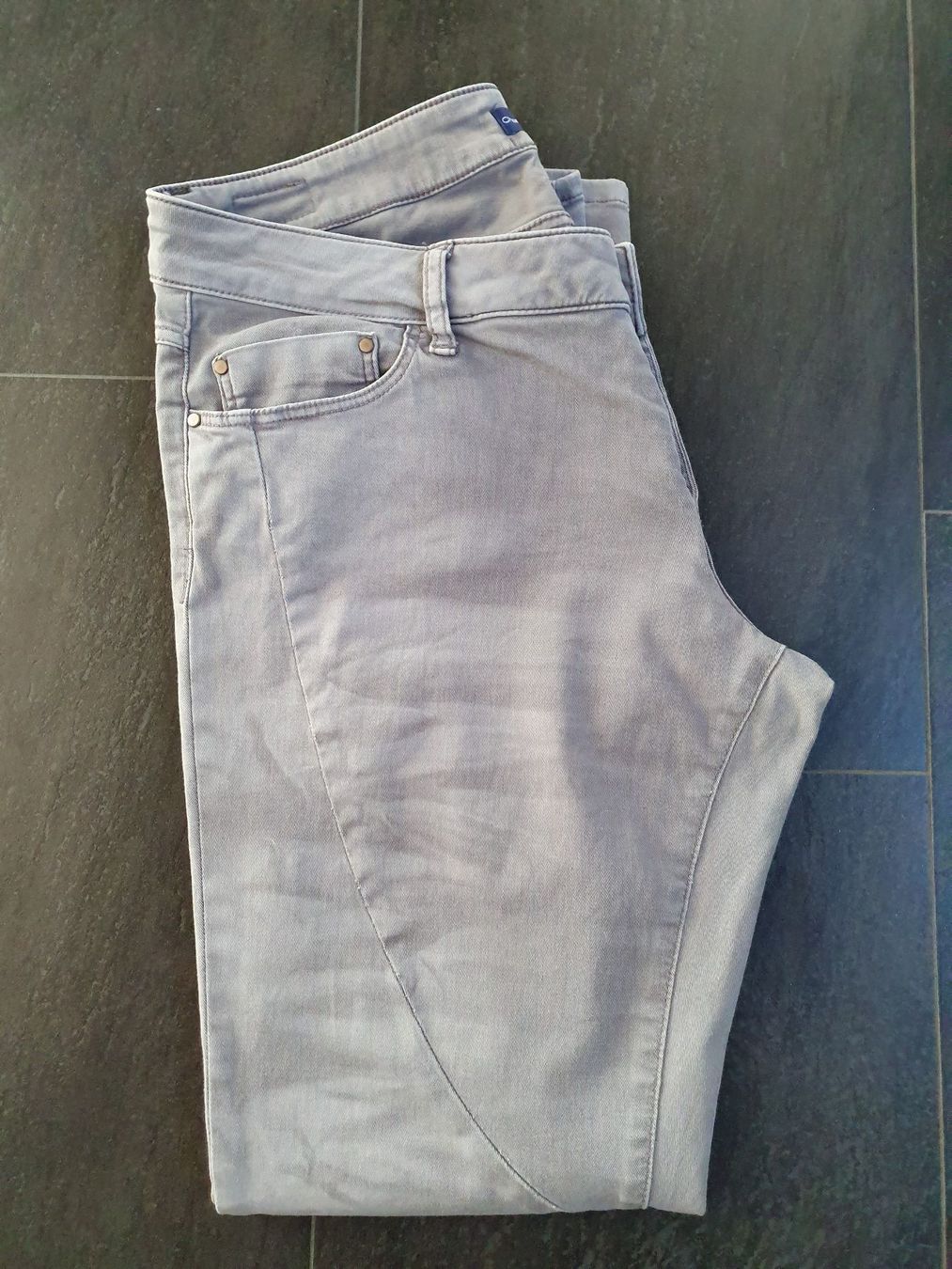 Jeans: Damen Jeans Gr.40 – Nuovo (secondo la descrizione) da Frauenfeld venduto da Bleeddragon
