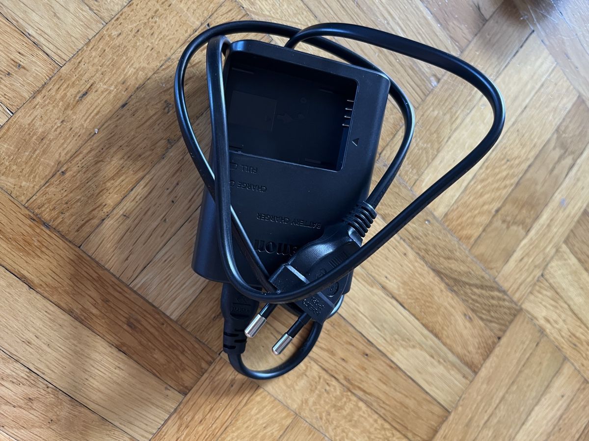 Canon Fotocamera: Canon EOS M50 Mark II Kit EF-M15-45mm  – Nuovo (secondo la descrizione) da Erlinsbach SO venduto da LauriHa 5