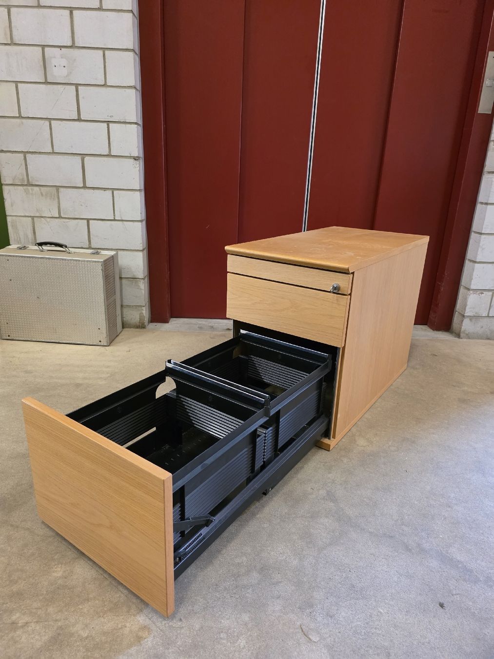 Banconi: Korpus, Rollcontainer Buche hell mit Schlüssel, Top Zustand! – Usato da Matzingen venduto da mhind 1