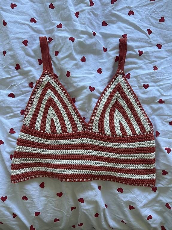 Tops: ROT- UND CREMEFARBENES HÄKEL-CROP-TOP – Gebraucht aus Zürich von cla_l2t2 2