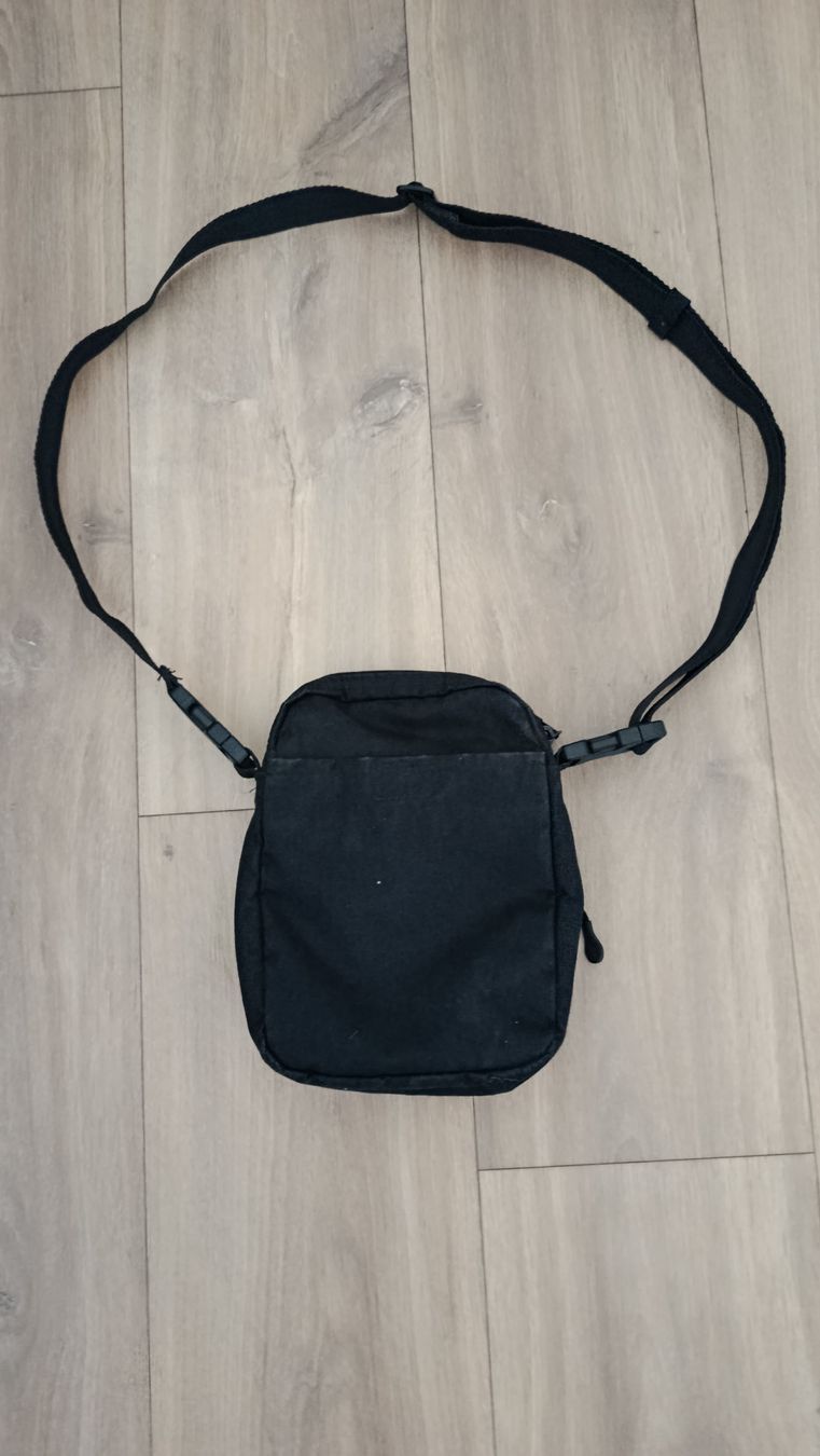 Nike Altro in  Abbigliamento & Accessori: sacoche nike  – Usato da Bourguillon venduto da D3R2G2 1
