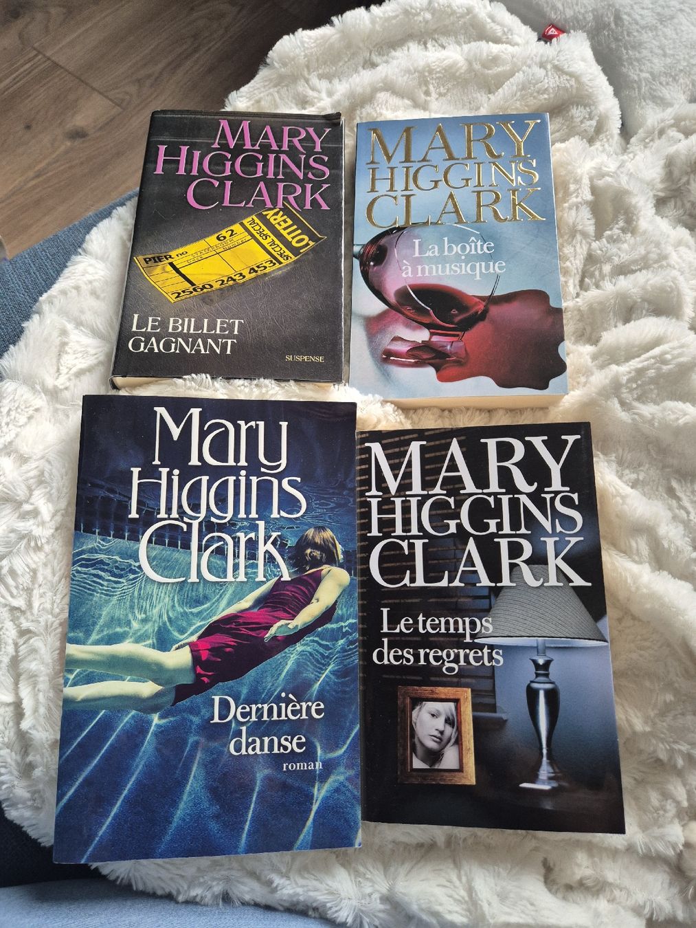 Libri: Lot de 9 Romans de Mary Higgins Clark – Usato da Courfaivre venduto da LRolle
