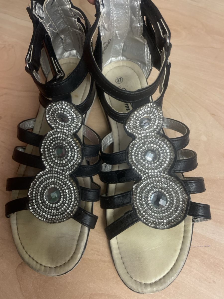 Scarpe per ragazze: Sandalen  Tom Tailor schwarz Gr. 37 – Usato da Obergerlafingen venduto da cabo4 1