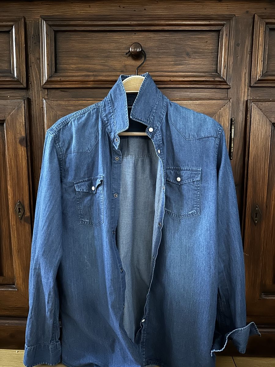 Camicie: Denim Shirt, Size M - Stylish and Light – Nuovo (secondo la descrizione) da Genève venduto da fil_6zdf 1