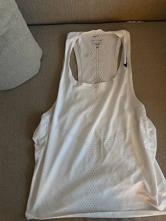 T-shirt: Nike Aeroswift Running Tank Top L – Usato da Zürich venduto da von_sj9s